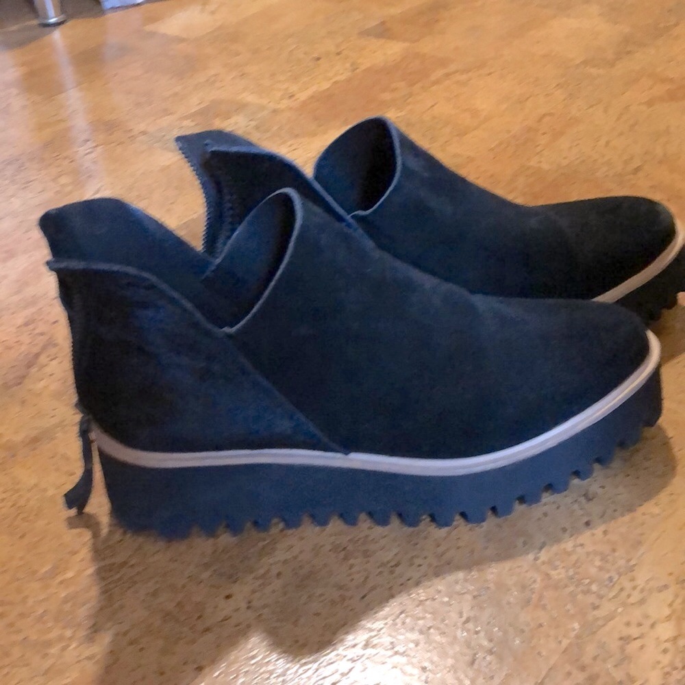 All Black fur shootie